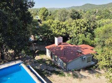 Casa · 126m² · 5 Ambientes · 2 Cocheras · Casa de 3 Dorm. - Los Aromos - Pileta