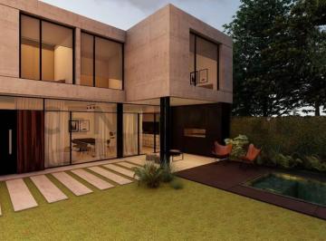 Casa · 130m² · 4 Ambientes · Venta de Casa en City Bell, La Plata