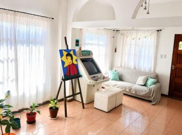 KNK-KNK-4770_2 · Oportunidad Chalet de 4 Ambientes 180 m² Escucha Ofertas