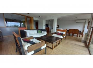 Casa · 186m² · 10 Ambientes · 1 Cochera · Piso Amoblado en Alquiler Temporal Frente a Plaza España