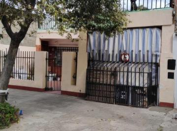 Casa de 4 ambientes, Rosario · Casa en Venta - 3 Dorm. 1 Baño - 190 m² - Rosario