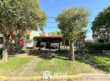 Casa · 559m² · 6 Ambientes · 4 Cocheras · Casa en Venta Rosario, La Florida.