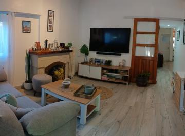 Casa de 5 ambientes, Mar del Plata · Casa 3 Habitaciones. 3 Baños. Amplia Cocina Comedor. Quincho