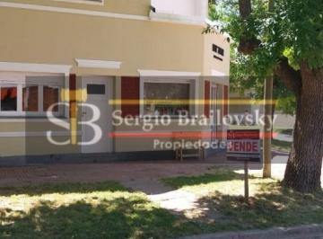 Casa · 300m² · 7 Ambientes · 2 Cocheras · Se Vende Casa de Dos Plantas Mas Local Comercial en Gral. Madariaga