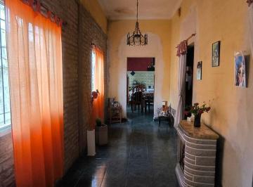 Casa · 184m² · 7 Ambientes · 1 Cochera · Casa en Venta, 3 Dorm., Garaje, a Reciclar. Berisso