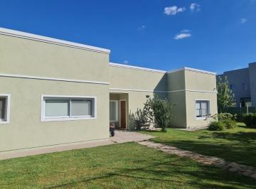 Casa de 3 ambientes, Chivilcoy · Casaquinta Calle Pellegrini - Chivilcoy