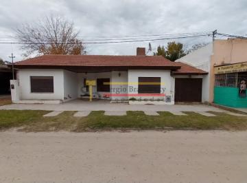 Casa · 135m² · 3 Ambientes · 1 Cochera · Se Vende Casa de 3 Ambientes en Madariaga - Apta Credito!