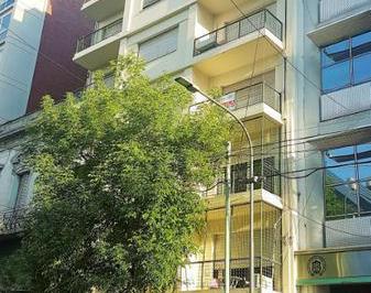 Departamento · 100m² · 4 Ambientes · Vendo Piso Frente Monserrat Luminoso