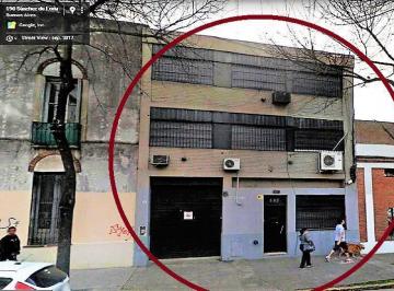 Edificio · 617m² · 5 Ambientes · 2 Cocheras · Venta Edificio Comercial con Gran Local Excelentes Dimensiones