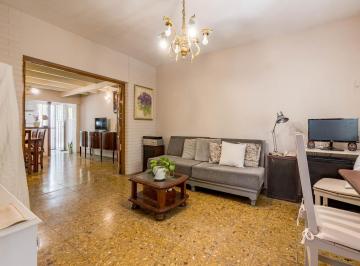 Casa · 107m² · 4 Ambientes · 1 Cochera · Venta/permuta - Casa de 3 Dorm. con Cochera, Patio y Terraza. Parque, Rosario.