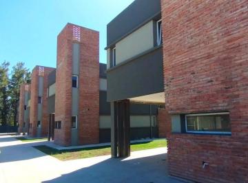 Casa · 93m² · 2 Ambientes · 1 Cochera · Casa 2 Dorm. - Complejo/condo