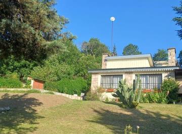 Casa · 158m² · 3 Ambientes · 1 Cochera · La Granja: Casa en Venta / 2 Dorm / Galería con Asador / Pileta / Gran Parque