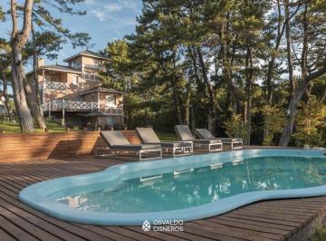 Casa · 190m² · 6 Ambientes · 1 Cochera · Bramasole - Pileta - Alquiler - 100 m de La Playa