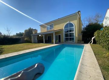 Casa · 244m² · 5 Ambientes · 1 Cochera · Casa en Venta en Barrancas del Lago, Nordelta, Tigre