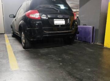 Garage · 12m² · Venta Cochera Coghlan, Buen Acceso con Baulera