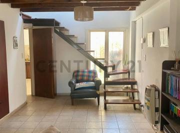 Casa · 79m² · 4 Ambientes · 1 Cochera · Casa en PH. Apta Banco.