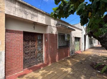 Casa · 263m² · 4 Ambientes · Cf1203 - Casa a Recliclar - Av Roque Saenz Peña y Salta