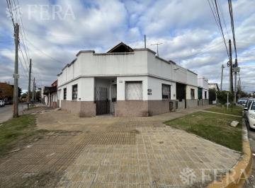 Casa · 55m² · 3 Ambientes · 1 Cochera · Venta de Casa de 3 Ambientes con Cochera en Bernal Oeste
