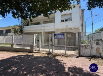 Casa de 6 ambientes, Córdoba · Venta - Casa Esquina 4 Dorm. - Cofico