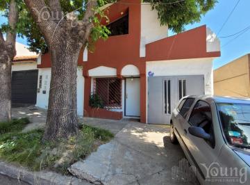 PH · 64m² · 5 Ambientes · 1 Cochera · PH en Venta en Don Bosco
