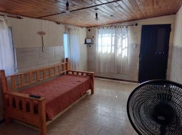 Casa · 78m² · 2 Ambientes · 2 Cocheras · Casa de Dos Ambientes en Una Planta