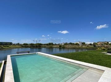 Casa · 370m² · 5 Ambientes · 1 Cochera · Casa en Alquiler en Marinas, Puertos, Escobar