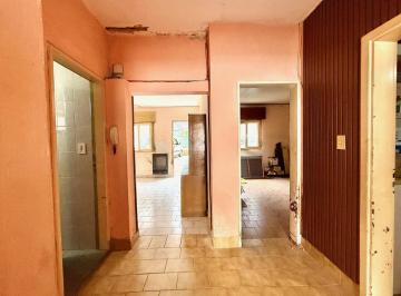 Casa · 94m² · 4 Ambientes · 4 Cocheras · Nuevo Ingreso! Casa en Venta en Villa Martelli, Vicente López