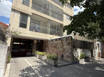 Departamento de 3 ambientes, Lomas de Zamora · Excelente Departamento Amoblado y Equipado! Oportunidad Unica! Dos Cocheras, Dos Baños!