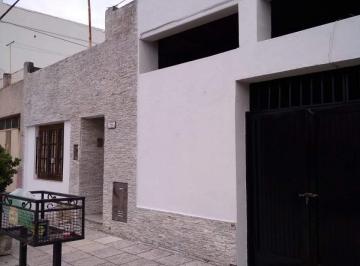 Casa de 7 ambientes, Zárate · Casa 7 Ambientes con Galpon! a 8 Cuadras del Centro de Zárate.