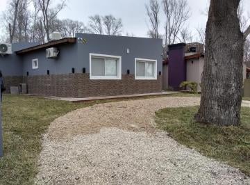 Casa · 140m² · 5 Ambientes · Casa en Venta - 4 Dorm. 4 Baños - 555 m² - Costa del Este