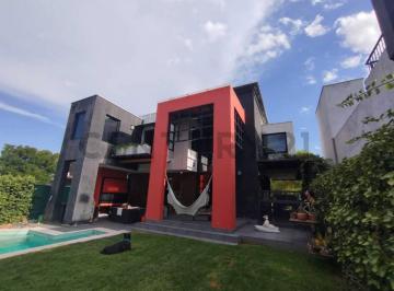 Casa · 168m² · 5 Ambientes · 2 Cocheras · Casa en Venta - Barrio Portico del Sol I - Id:
