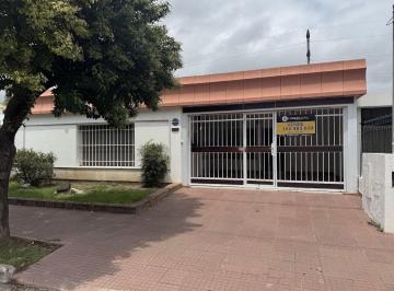 Casa · 220m² · 4 Ambientes · 2 Cocheras · Venta Gran Casa 3 Dor, 3 Baños, Barrio Parque Velez Sarsfield