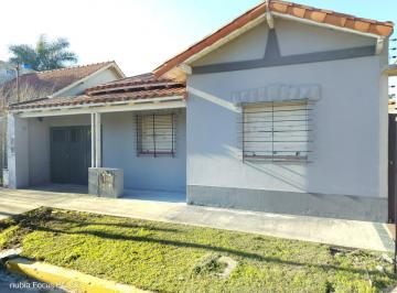 Casa · 100m² · 3 Ambientes · 1 Cochera · Casa Al Frente con Cochera