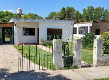 Casa · 88m² · 4 Ambientes · 1 Cochera · Casa en Venta
