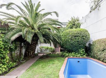 Casa · 422m² · 6 Ambientes · 4 Cocheras · Casa 6 Ambientes + Dependencia - Parque - Piscina - Quincho - Cochera 4 Autos - Flores