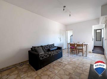 Departamento · 52m² · 3 Ambientes · Departamento 3 Amb en Venta Almagro C/balcon Fces