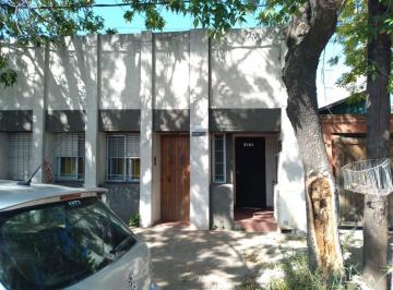 Casa · 30m² · 2 Ambientes · Casa en Alquiler en La Plata - Dacal Bienes Raíces