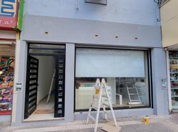 Local comercial , Mercedes · Alquiler de Importante Local Comercial Sobre Calle Principal Céntrica