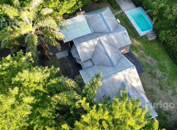 Casa · 170m² · 6 Ambientes · 2 Cocheras · Casa en Aldea Fisherton con Patio Piscina y Quincho