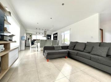Casa · 120m² · 5 Ambientes · 1 Cochera · Casa en Alquiler 24 Meses Barrio Privado