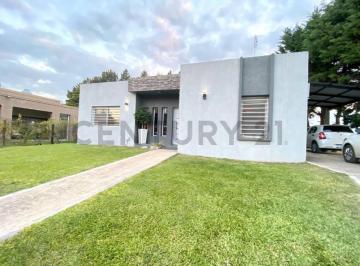 Casa · 140m² · 3 Ambientes · Venta de Casa de 3 Ambientes - Piscina - Country Malibu