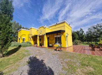 Casa · 95m² · 3 Ambientes · 2 Cocheras · Casa de Campo en Venta, Chacras de Uribelarrea, Cañuelas