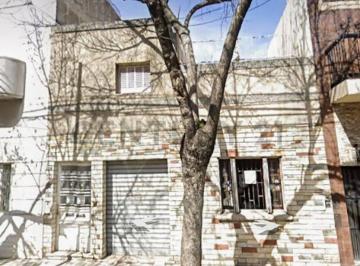 Casa · 100m² · 6 Ambientes · Venta de PH en Block, en Villa Luro