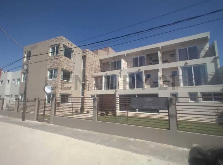 Local comercial · 1012m² · 1 Ambiente · 10 Cocheras