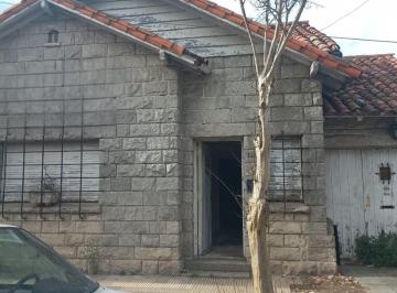 Casa · 250m² · 5 Ambientes · 3 Cocheras · Casa a Demoler. Zonificacion C3. Chauvin