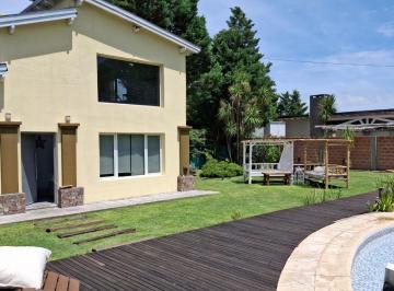 Casa · 88m² · 3 Ambientes · Exclusiva Casa - Quinta con Pileta - Gran Parque - 3 Amb! Barrio 4 Robles