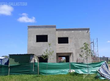 Casa · 201m² · 5 Ambientes · Casa en Venta en Cardales
