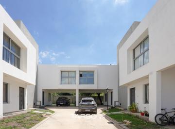 Casa · 170m² · 6 Ambientes · 2 Cocheras · Dúplex en Housing La Cuesta Plaza - Cuesta Colorada