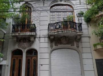 Casa · 132m² · 8 Ambientes · Venta PH Seis o Mas Ambientes en Almagro - a Reciclar