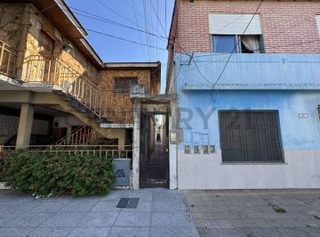 Casa · 91m² · 4 Ambientes · Venta - Depto 3 Ambientes + Depto 2 Ambientes - Ramos Mejia